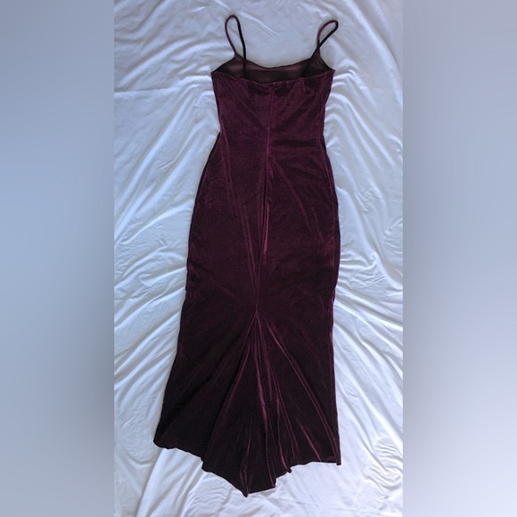 90’s EUC elegant burgundy velvet gown with high front slit. Stretchy. - Picture 14 of 14